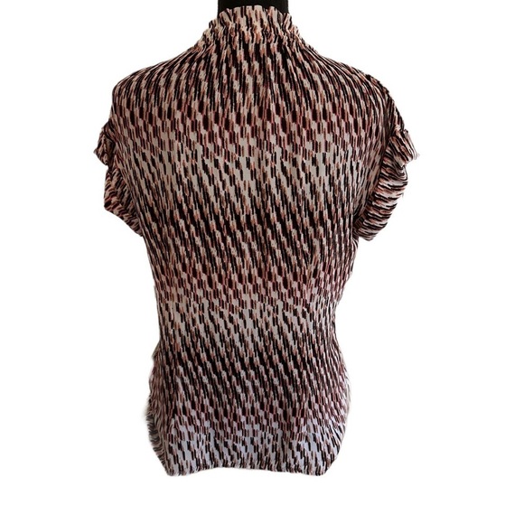 Worthington Ruffle Neck Button Down Blouse Cap Sleeve Abstract Print M - Picture 5 of 13